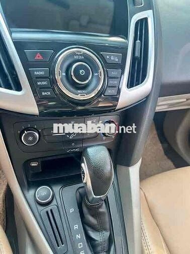 Ford Focus 2017 Xám Da bò 5 chỗ