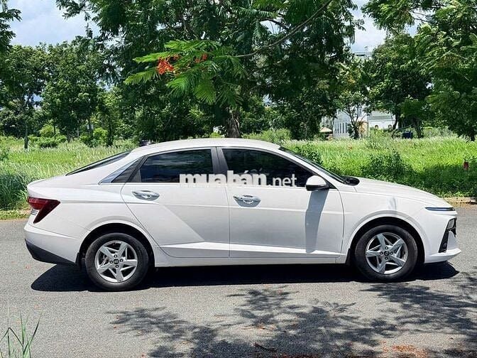 Hyundai Accent 2025 Số tự động 10.000 km Trắng