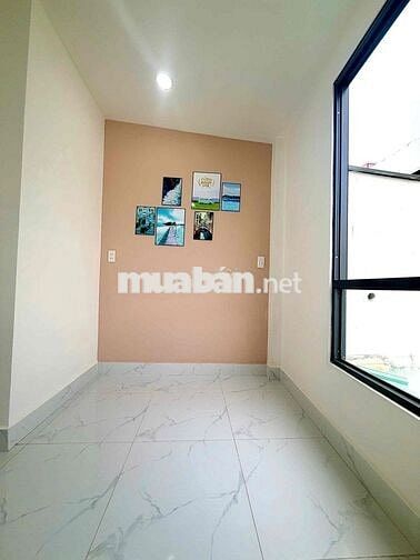 Chính chủ cần bán gấp nhà quận 11, nhà 3 tầng sát mặt tiền