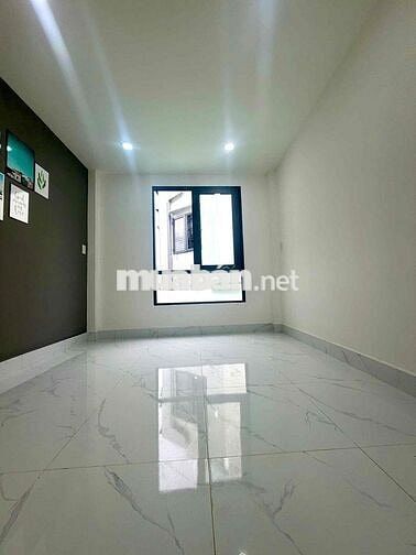 Chính chủ cần bán gấp nhà quận 11, nhà 3 tầng sát mặt tiền