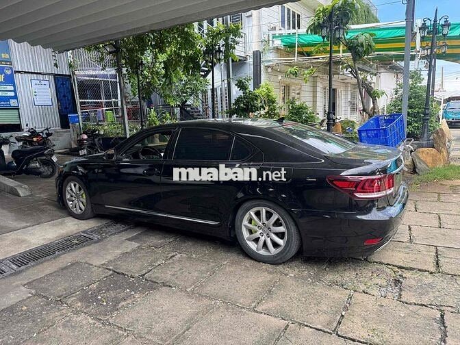 Lexus LS 460 Đen 5 chỗ