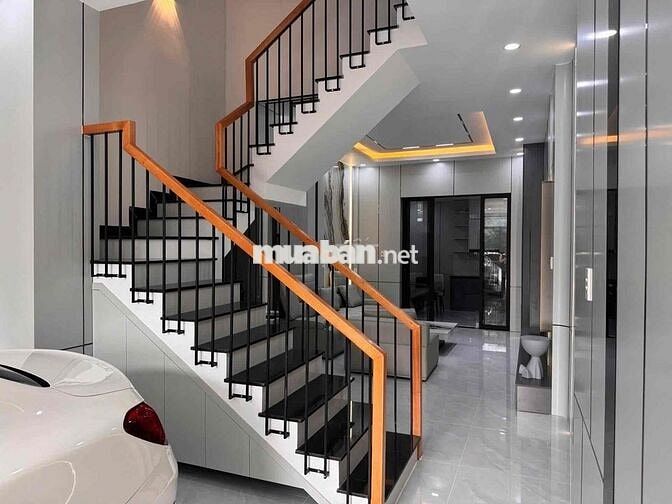 BÁN NHÀ KHU COMBOUND SÁT BÊN ĐẦM SEN QUẬN 11