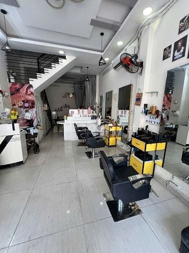 SANG NHÀ NGUYÊN CĂN LÀM SPA – MẶT TIỀN VĨNH HỘI Q4
