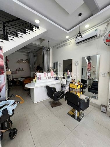 SANG NHÀ NGUYÊN CĂN LÀM SPA – MẶT TIỀN VĨNH HỘI Q4