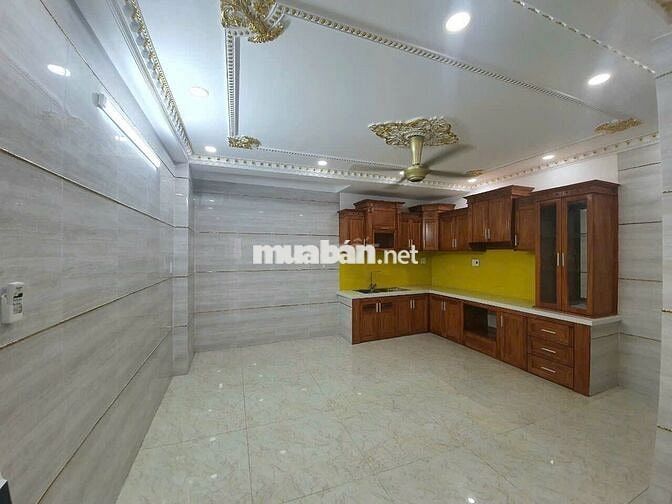 NHÀ ĐẸP 1 LỬNG 3 LẦU – 4PN 5WC – SÂN Ô TÔ – GẦN CHỢ HIỆP BÌNH 