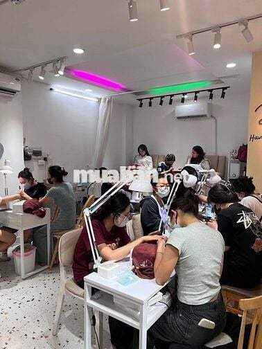 SANG NHƯỢNG TIỆM NAIL LƯỢNG KHÁCH SIÊU ĐÔNG NGAY KHU VỰC BÌNH THẠNH