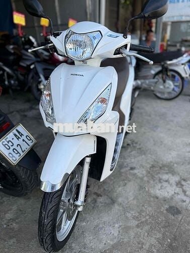 Honda Vision 2017/ Ngay Chủ Zin Đẹp Bs65