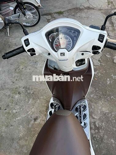 Honda Vision 2017/ Ngay Chủ Zin Đẹp Bs65