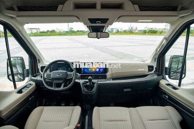 Ford Transit Premium 18 chỗ 2025 Trắng