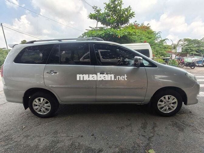 Toyota Innova V 2011 Số tự động Bạc