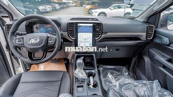 Ford Everest Ambiente 2025 Trắng
