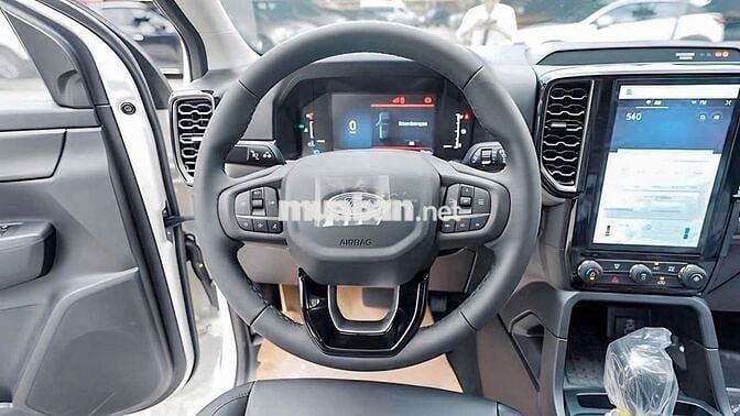 Ford Everest Ambiente 2025 Trắng