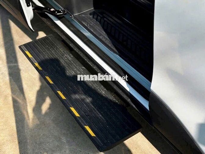 Ford Transit Trend 2025 Trắng 16 chỗ