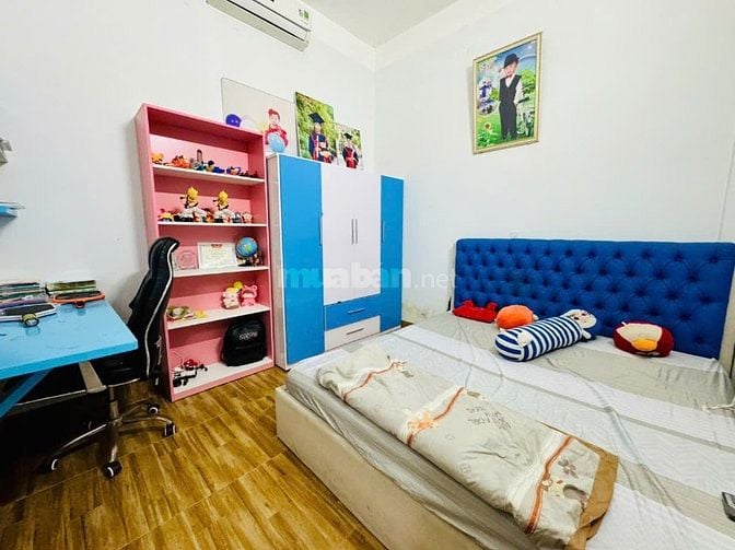 Định cư nước ngoài nhượng lại nhà 3 tầng full nội thất - đủ tiện nghi