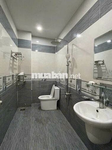 Cần cho thuê nhà MT 6A Hoa Sứ P.2 Q.Phú Nhuận có TM