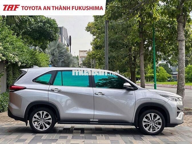Toyota Innova Cross Hybrid 2024 Bạc 32.000km
