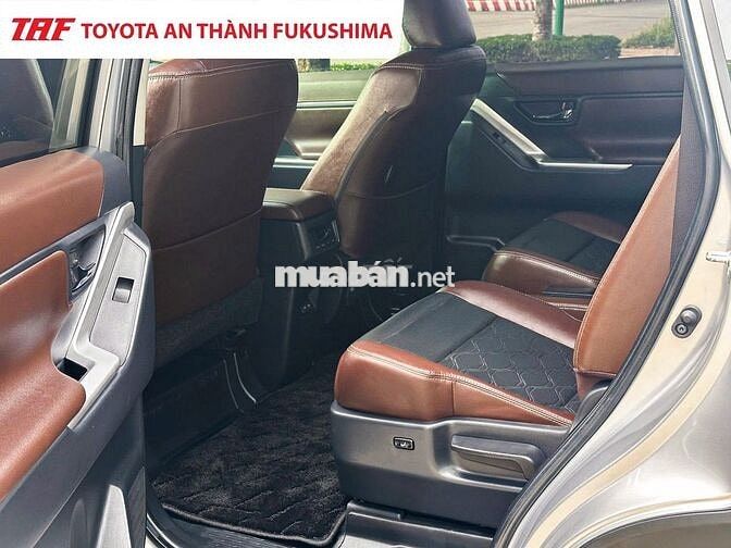 Toyota Innova Cross Hybrid 2024 Bạc 32.000km