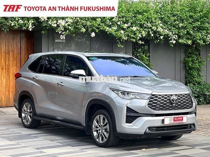 Toyota Innova Cross Hybrid 2024 Bạc 32.000km