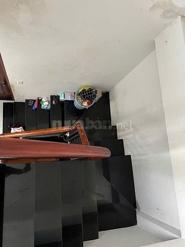 GẦN VÒNG XOAY PHẠM VĂN ĐỒNG - 46m2- 2 tầng - 4 tỷ