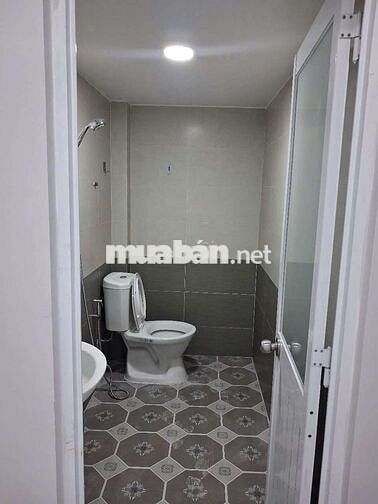 Nhà MT Nguyễn Văn Cự [4,5x11 - 1 lầu, 2pn, 2toilet] 10tr/tháng