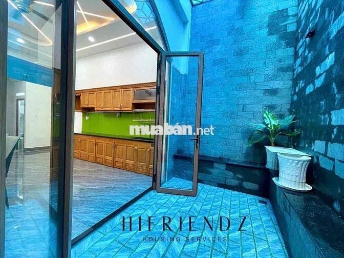 PHÒNG TRỆT CÓ SÂN VƯỜN NGAY ĐẦM SEN - ĐH VĂN HIẾN