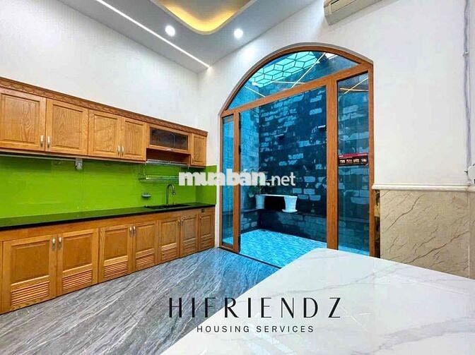 PHÒNG TRỆT CÓ SÂN VƯỜN NGAY ĐẦM SEN - ĐH VĂN HIẾN