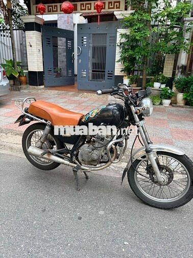 Suzuki GN125 Đen