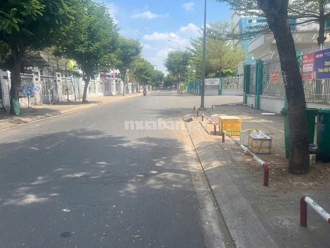 Bán đất tại Phạm Thị Ba, Phường Phú Thuận Q7. Dt 4x13 + 4x18+ 4,37x16m