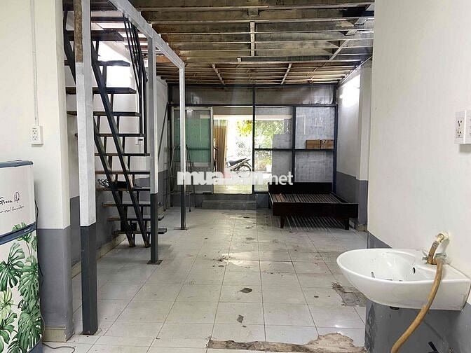 cho thuê phòng lớn hẻm xe hơi 34 m 2 , xe để ngoài