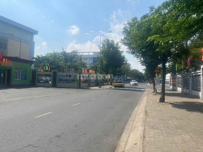 Bán đất tại Phạm Thị Ba, Phường Phú Thuận Q7. Dt 4x13 + 4x18+ 4,37x16m
