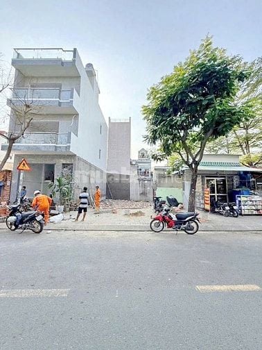 Bán đất tại Phạm Thị Ba, Phường Phú Thuận Q7. Dt 4x13 + 4x18+ 4,37x16m