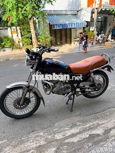 Suzuki GN125 Đen