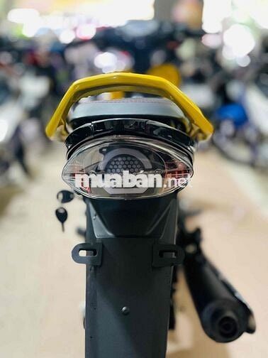 Yamaha Exciter 2010 Vàng bao ra tên hồ sơ cầm tay