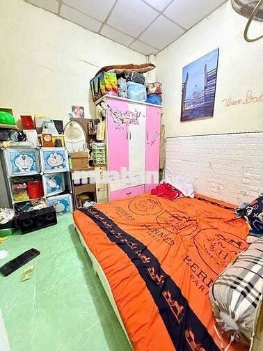 Hot, Bán gấp Nhà riêng Chiến Lược BTân, 32m2, 3 tầng, hẻm xe hơi, 2ty7