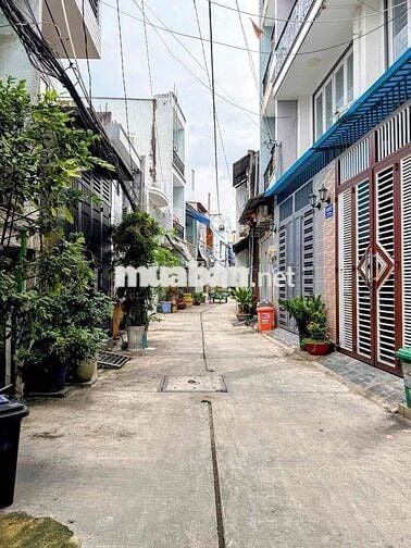 Hot, Bán gấp Nhà riêng Chiến Lược BTân, 32m2, 3 tầng, hẻm xe hơi, 2ty7
