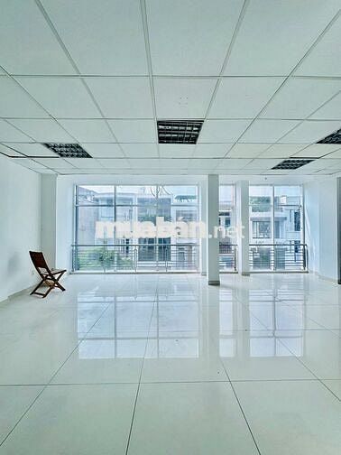Cho thuê toà nhà ốp kính 179E Chu Văn An, Bình Thạnh, TP.HCM