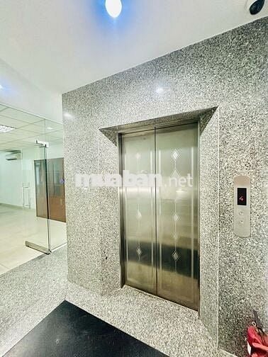 Cho thuê toà nhà ốp kính 179E Chu Văn An, Bình Thạnh, TP.HCM
