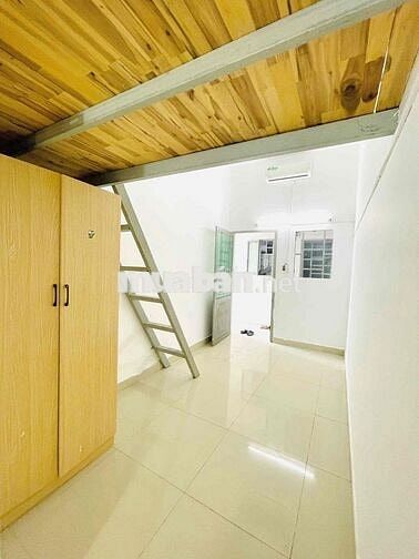 CHO THUÊ PHÒNG GÁC CỬA SỔ NỘI THẤT ĐẦY ĐỦ GẦN ĐẦM SEN ĐẠI HỌC VĂN HIẾN