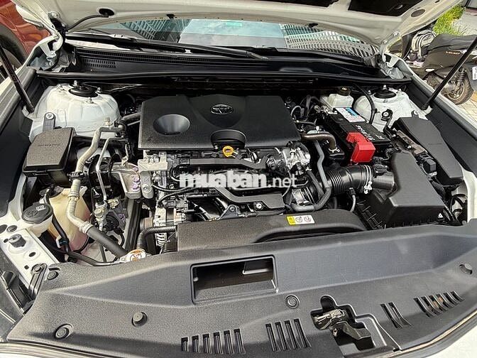 Toyota Camry 2.0Q 2022 Trắng 38.500 Km