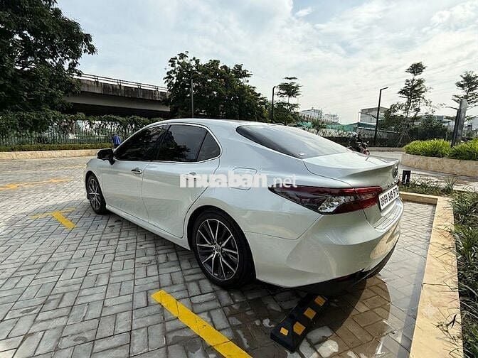 Toyota Camry 2.0Q 2022 Trắng 38.500 Km