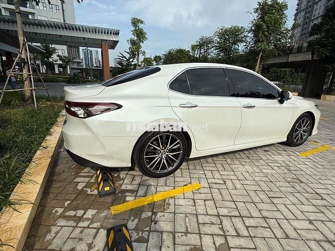 Toyota Camry 2.0Q 2022 Trắng 38.500 Km