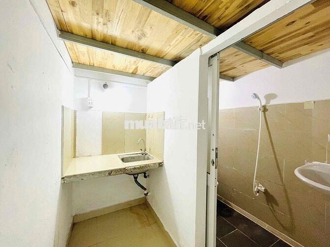 CHO THUÊ PHÒNG GÁC CỬA SỔ NỘI THẤT ĐẦY ĐỦ GẦN ĐẦM SEN ĐẠI HỌC VĂN HIẾN