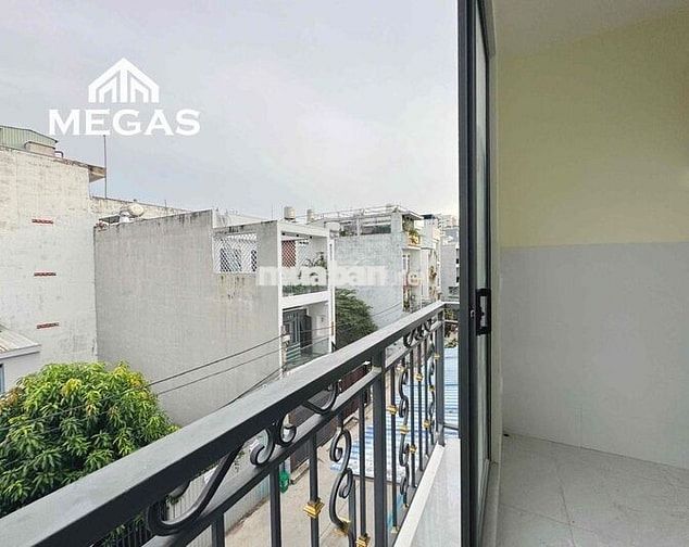 DUPLEX BAN CÔNG NGAY LINH ĐÔNG - PHẠM VĂN ĐỒNG