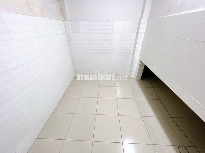 Phòng 1 người Bao tiền nước,phí dịch vụ sẵn máy lạnh ngay Hoàng Diệu 2