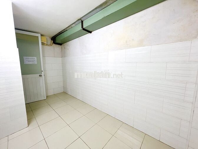 Phòng 1 người Bao tiền nước,phí dịch vụ sẵn máy lạnh ngay Hoàng Diệu 2