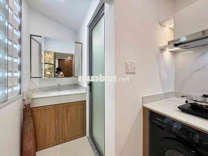 CHO THUÊ CĂN HỘ TÁCH BẾP THANG MÁY FULL NỘI THẤT GIẶT SẤY RIÊNG T6