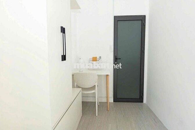 Cho thuê căn hộ 2pn1wc ban công full nt tách bếp gần ĐH Bách Khoa q10