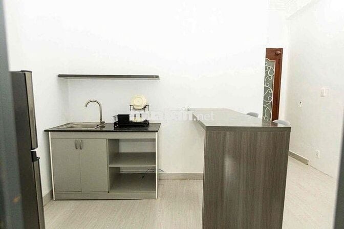 Cho thuê căn hộ 2pn1wc ban công full nt tách bếp gần ĐH Bách Khoa q10
