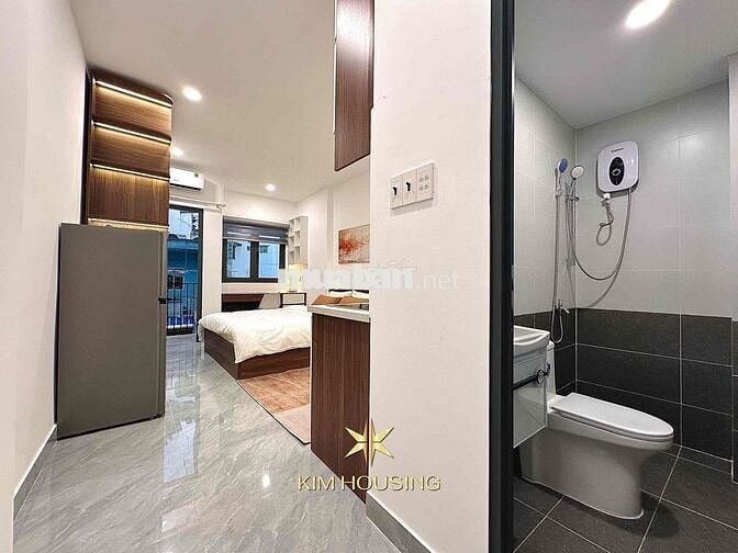 STUDIO BAN CÔNG CỬA SỔ FULL NỘI THẤT MỚI NGAY TRUNG TÂM QUẬN 10