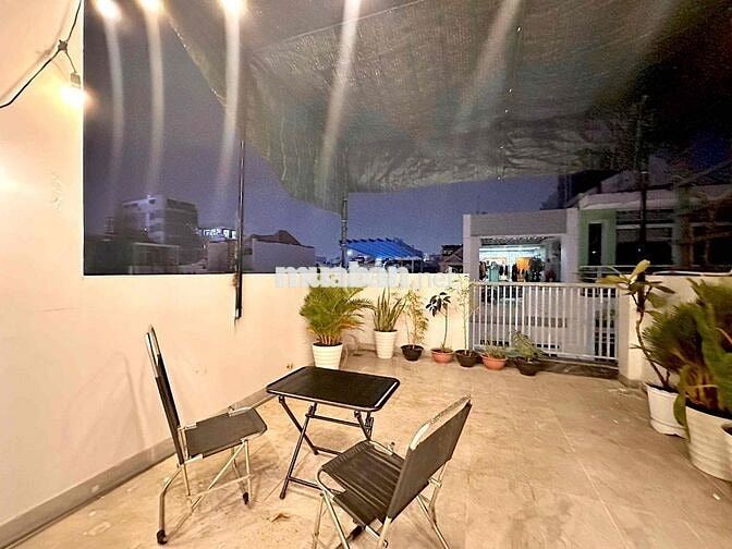 🏠 Cho Thuê Penthouse Ban Công Lớn - Tách Bếp - Ngay Phan Xích Long